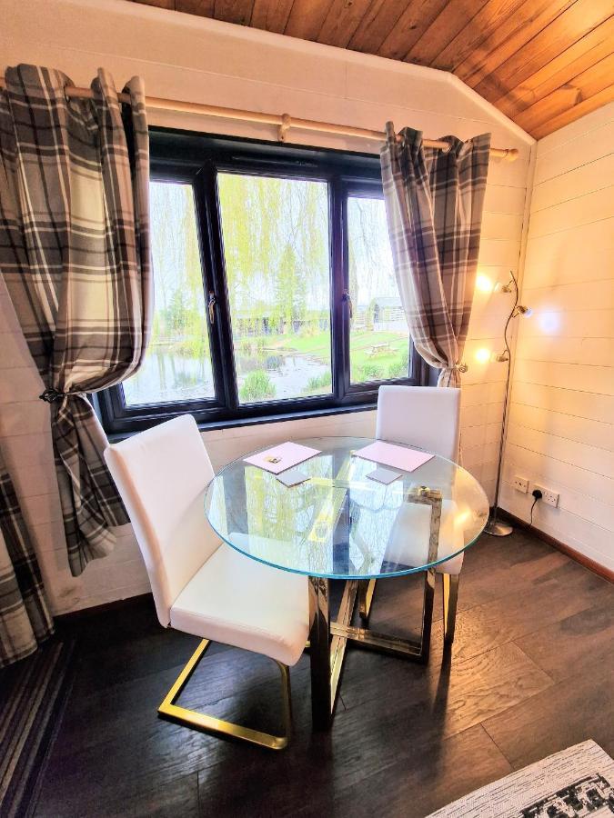 Holiday home Magpie 4 Hot Tub Huntersmoon-warminster-bath-salisbury Warminster